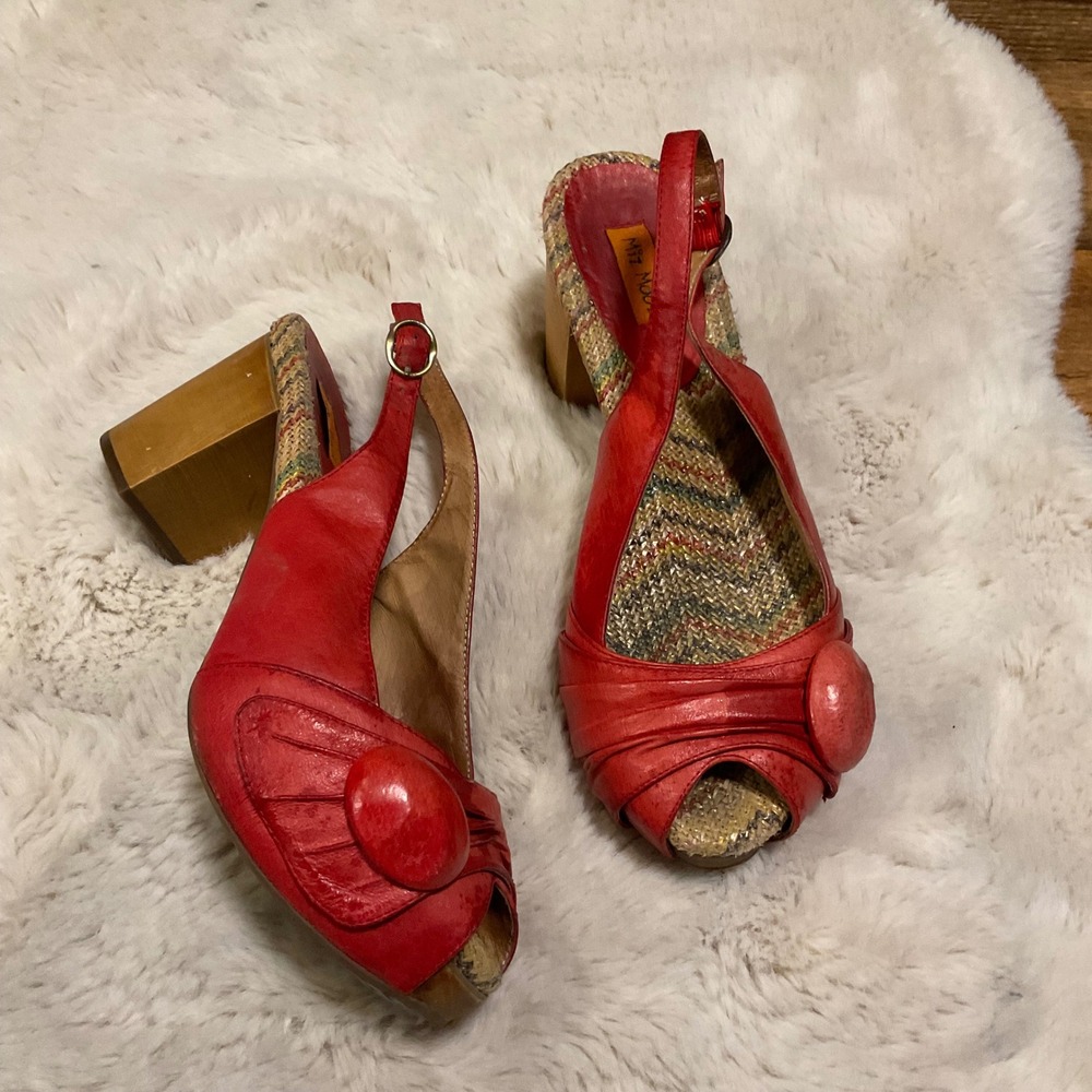 Miz Mooz Violin Pump Size 8 Peep Toe Sling Back Heels Red Button Detail Block